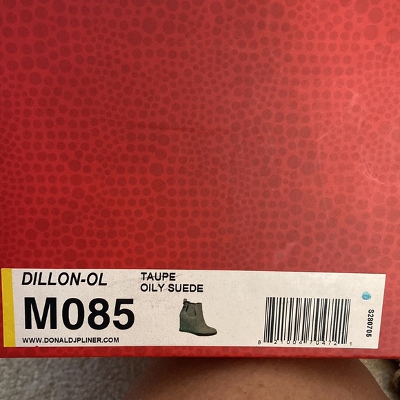 Donald J Pliner Dillon-On ankle wedge booties size 8.5 in Taupe oily suede color - Picture 8 of 9